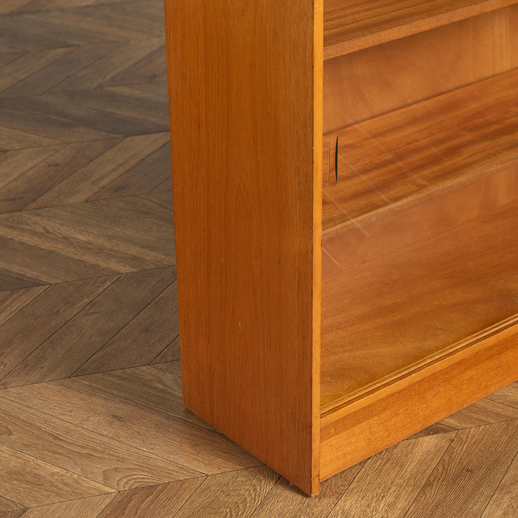 英国 ヴィンテージ ナロー ガラス キャビネット ブックケース