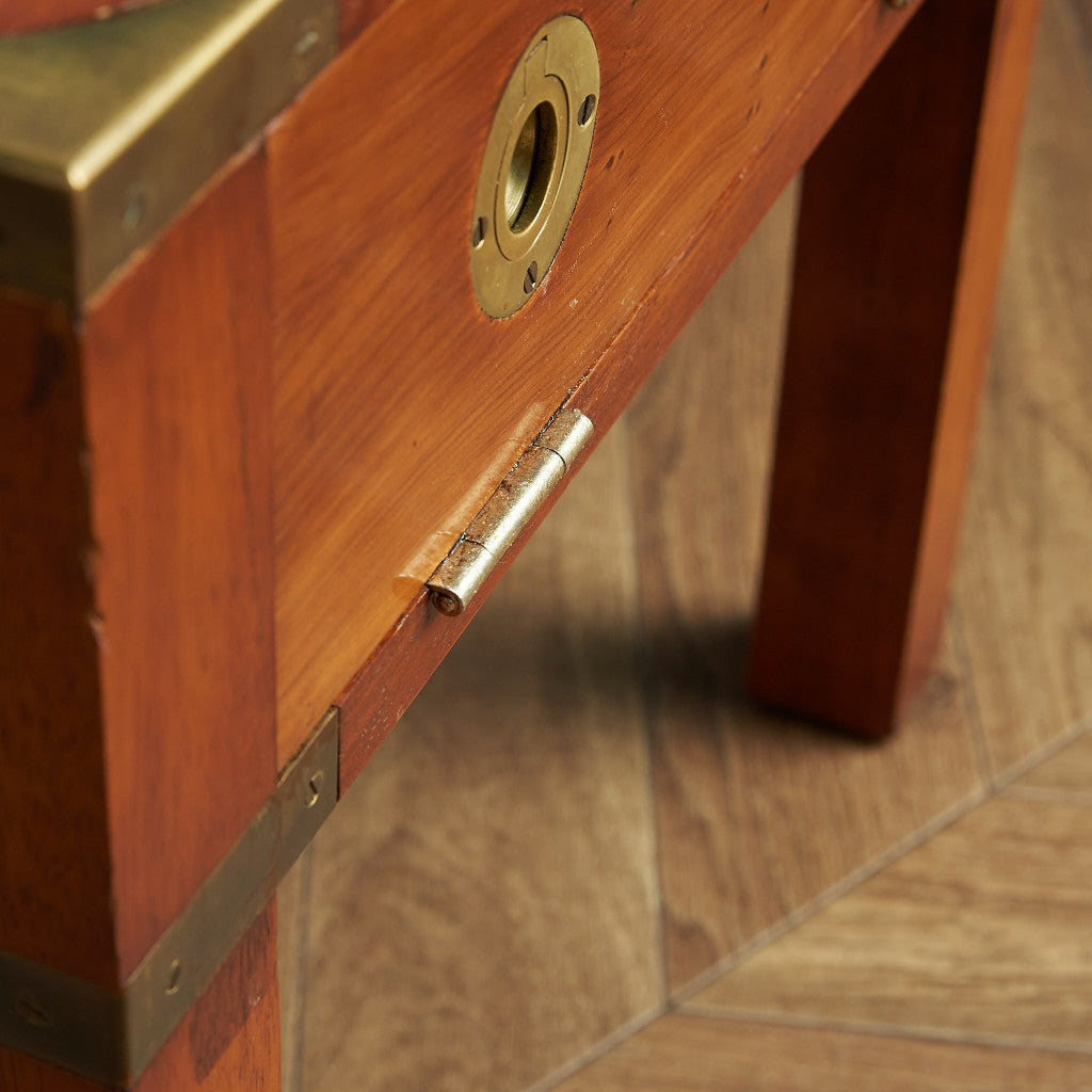 英国ヴィンテージ ベッドサイドキャビネット