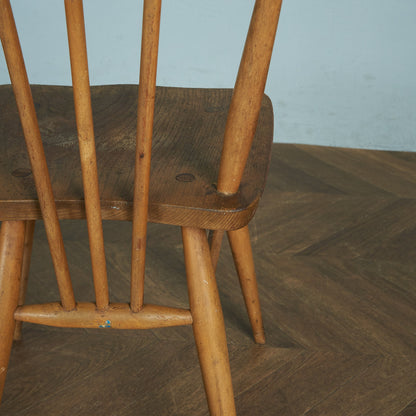 スティックバックチェア