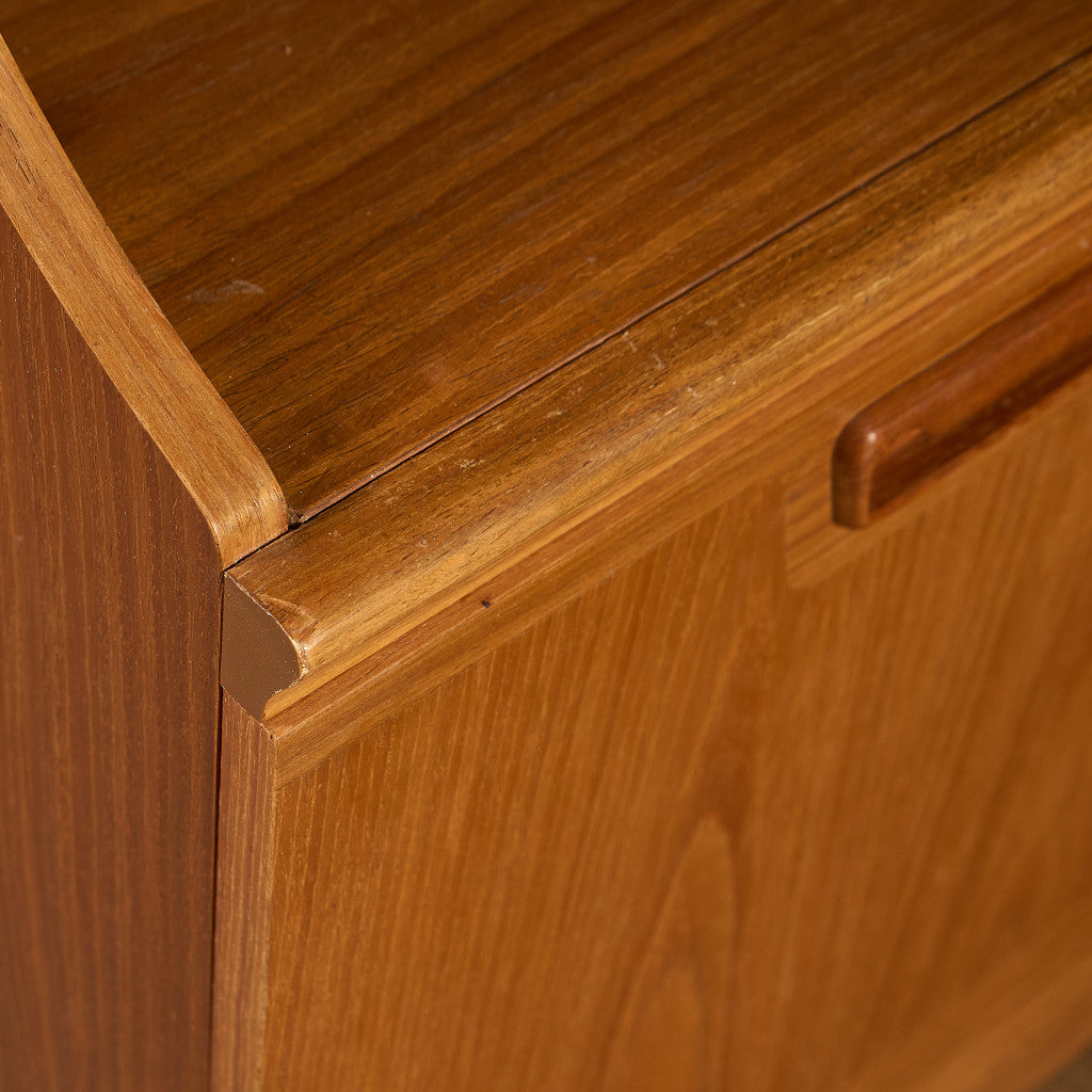 ヴィンテージ ハイサイドボード