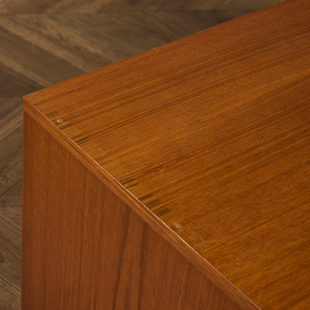 英国 ヴィンテージ キャビネット