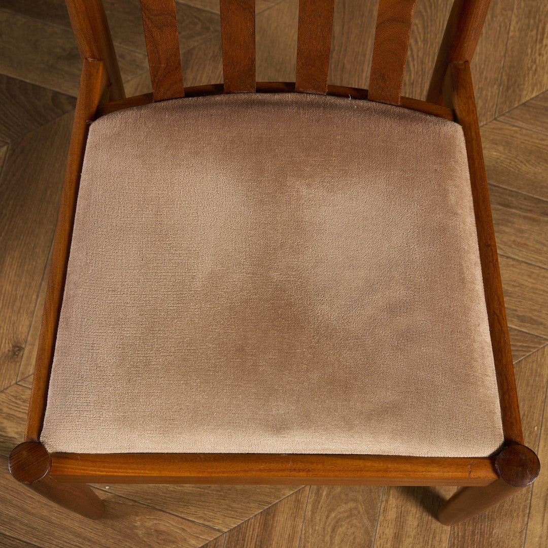 スラットバックチェア