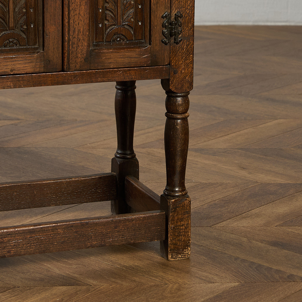 英国 クラシック サイドキャビネット サイドテーブル