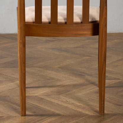 スラットバックチェア