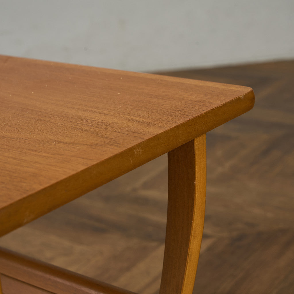 ネストテーブル