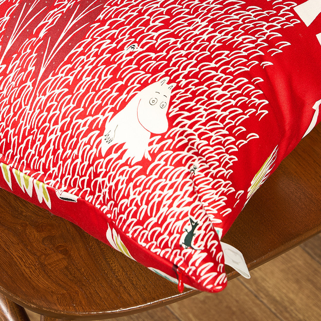 クッションカバー ムーミン ここにいるよ / Red #97015 – camori