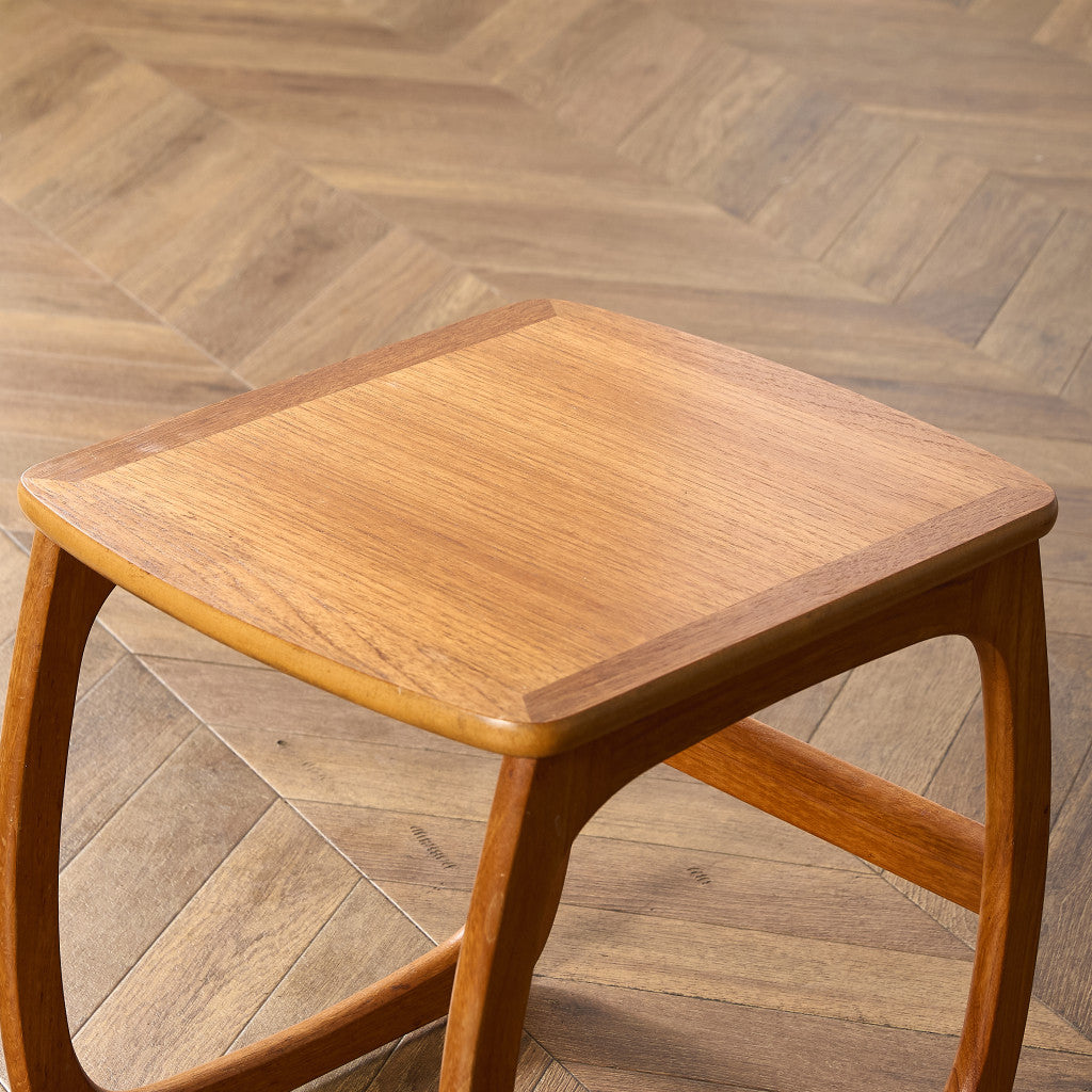 Burlington ネストテーブル