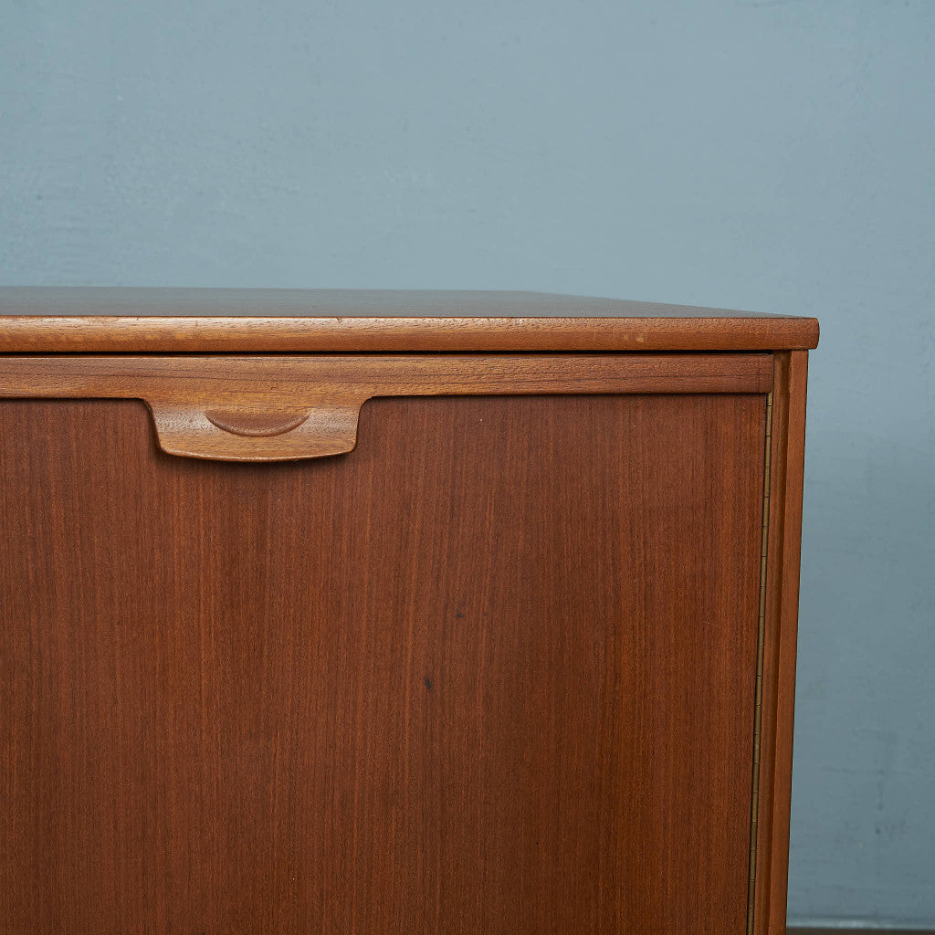 イギリスヴィンテージ サイドボード / カップボード