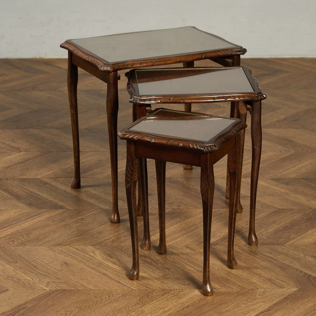 ネストテーブル　ヴィンテージ　マホガニー　北欧　家具　ヨーロッパ ネストテーブル ヴィンテージ マホガニー 北欧 家具 ヨーロッパ 【公式