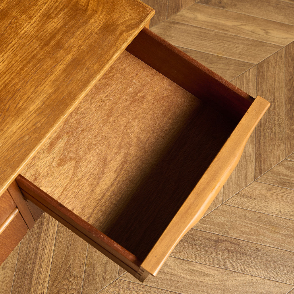 イギリス ヴィンテージ サイドボード