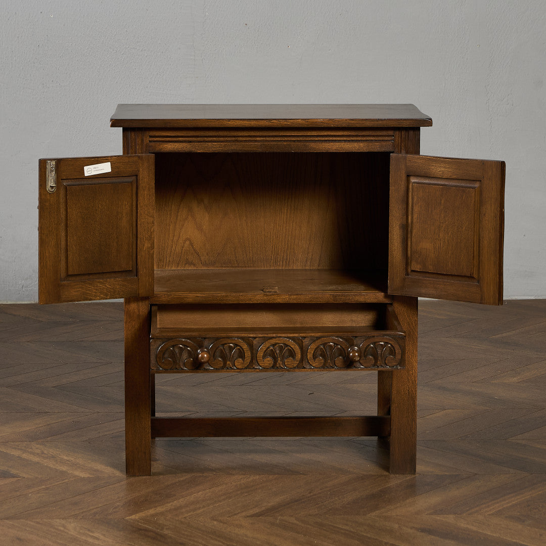 英国 クラシック オーク サイド キャビネット