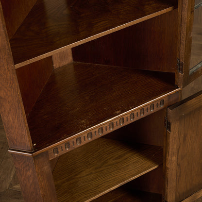 英国 クラシック オーク コーナーキャビネット