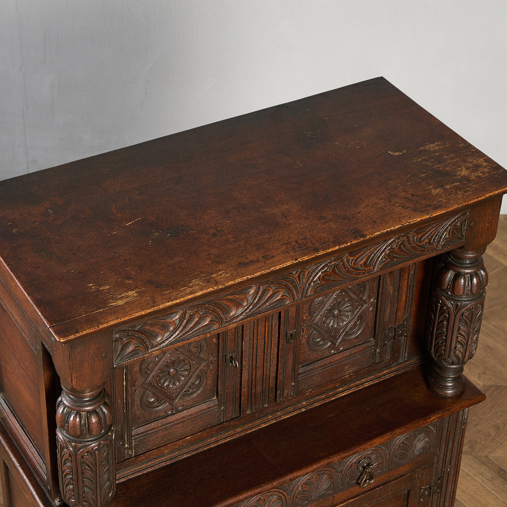 Alfred Allen コートカップボード