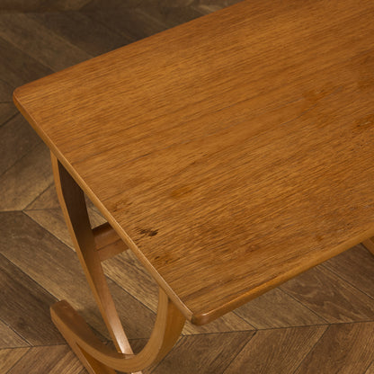 ネストテーブル