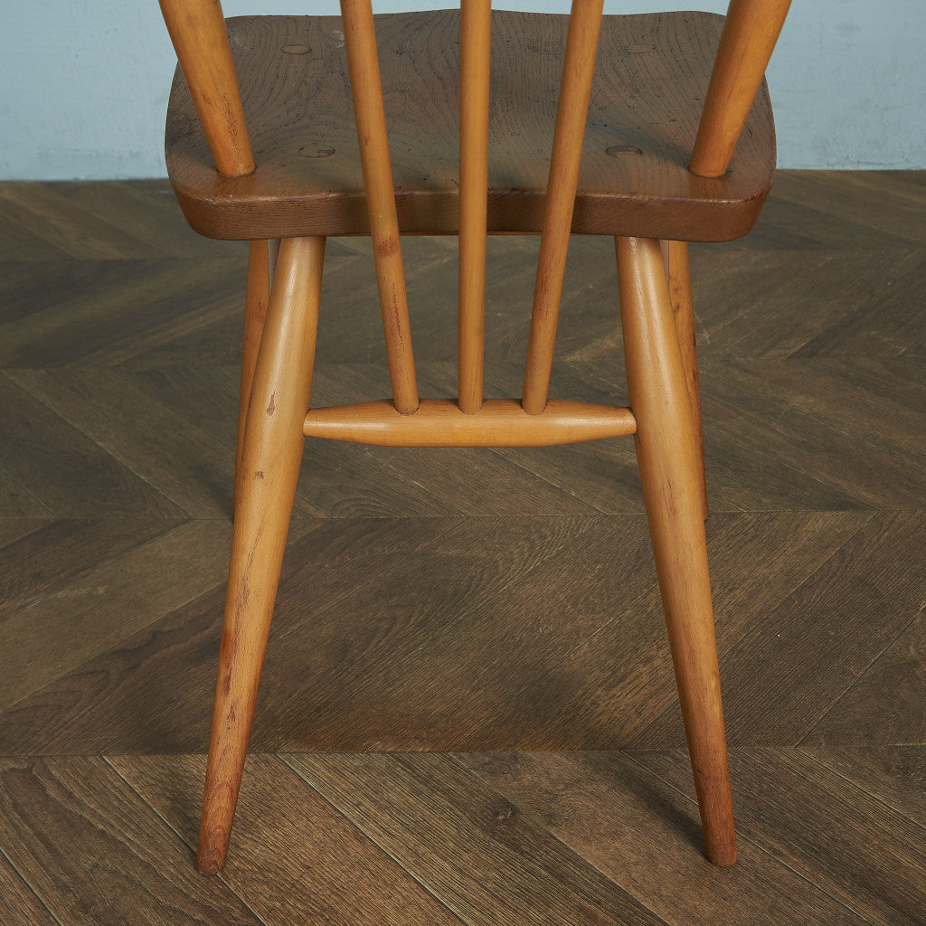 スティックバックチェア