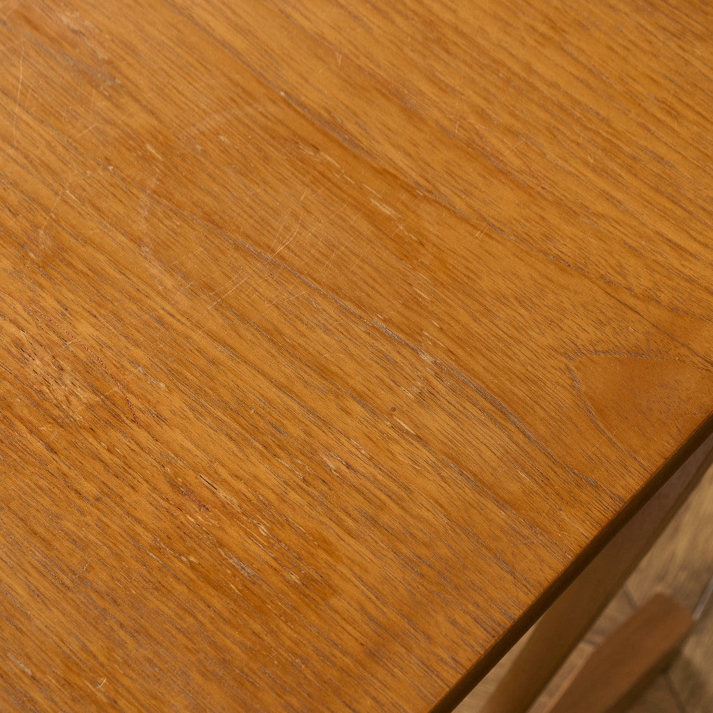 ネストテーブル