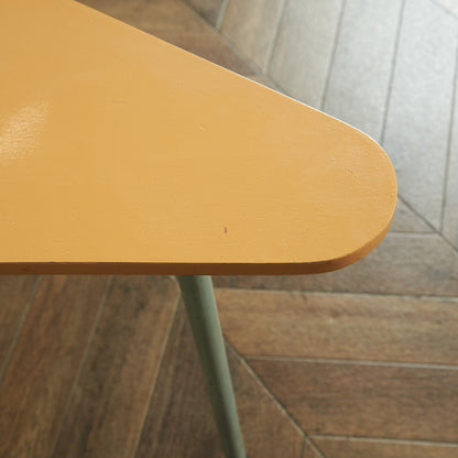 英国ヴィンテージ トライアングル センターテーブル / コーヒーテーブル #85362