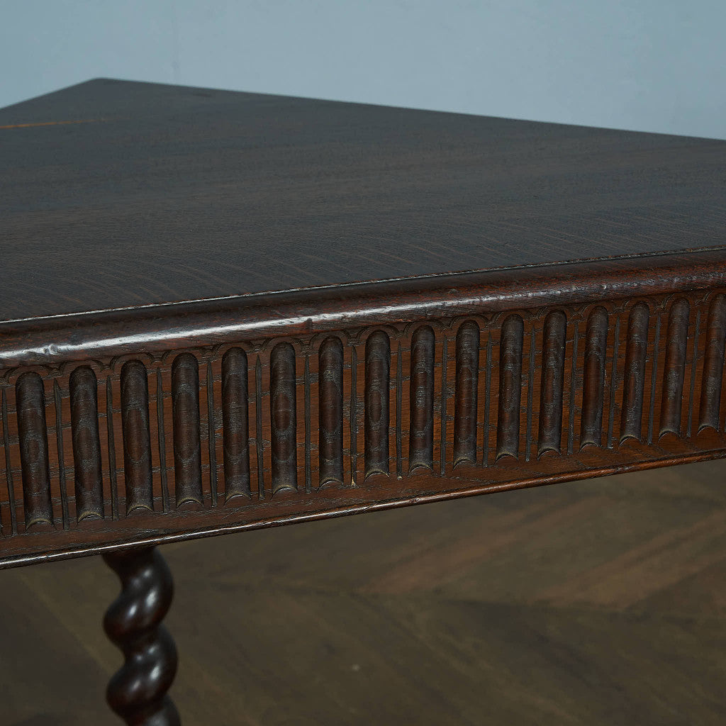 British classic corner table #84653