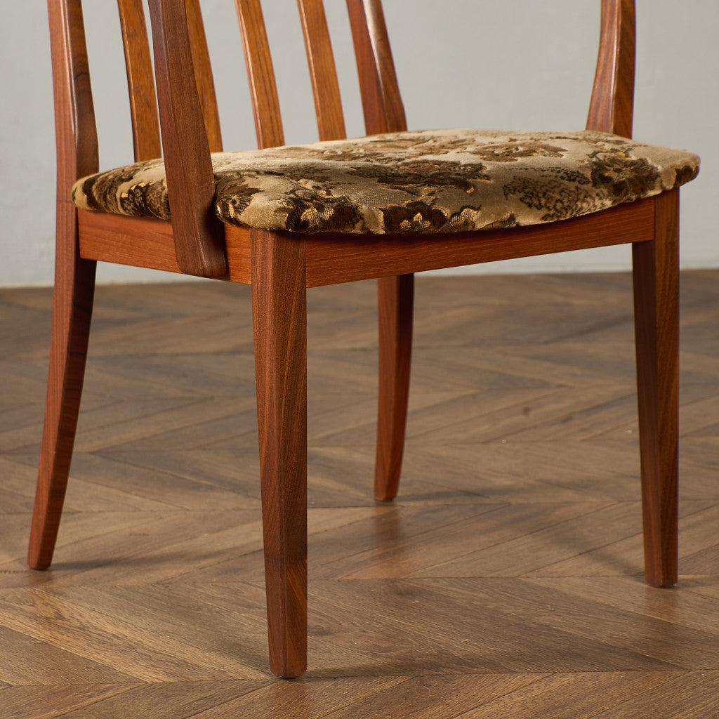 スラットバックチェア