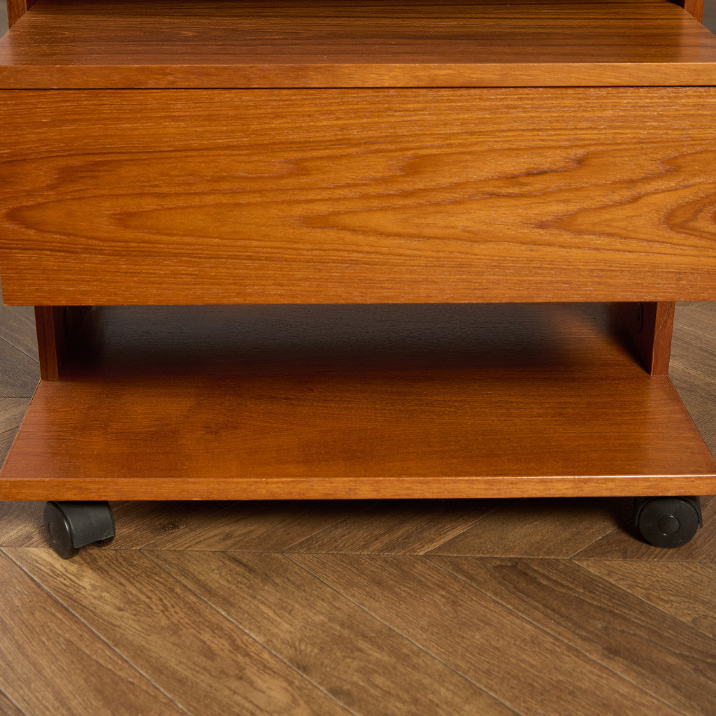 英国 ヴィンテージ ベッドサイド キャビネット