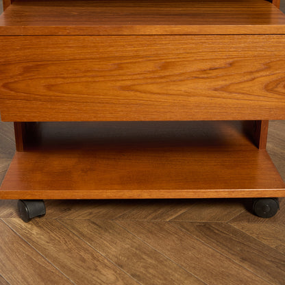 英国 ヴィンテージ ベッドサイド キャビネット