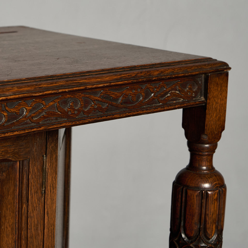 英国 クラシック コートカップボード