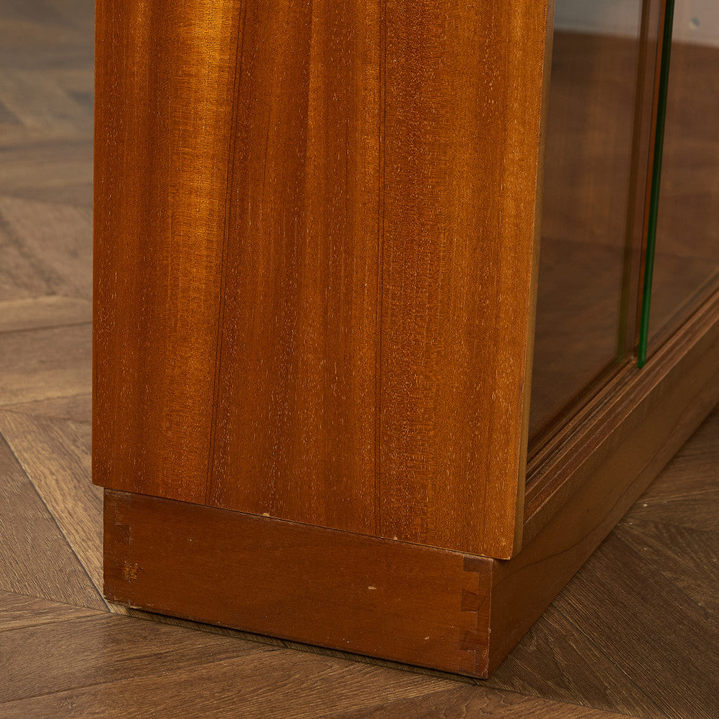 Cumbrae ヴィンテージ ナロー ガラス ブックケース 食器棚