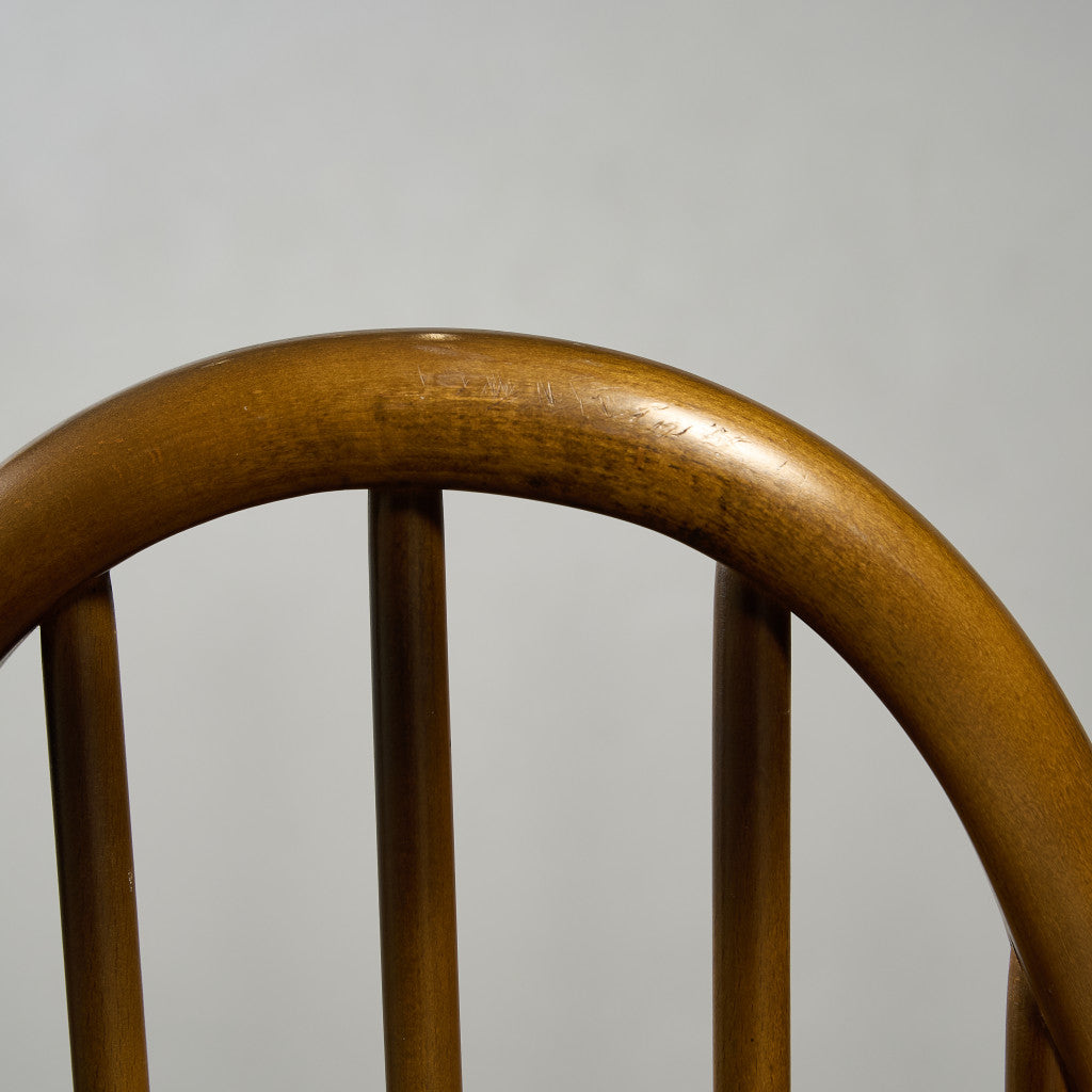 ヴィンテージ クエーカー アームチェア ラウンドゴールドラベル