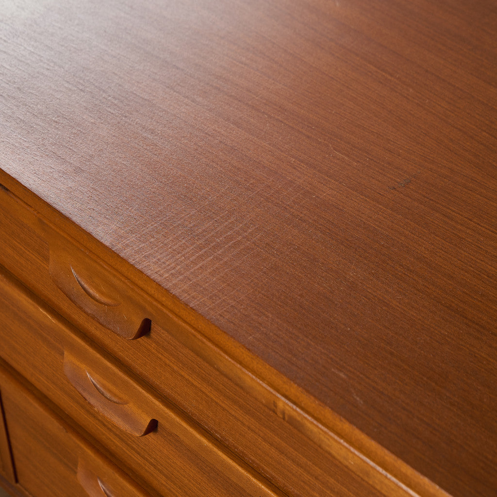 イギリス ヴィンテージ サイドボード カップボード