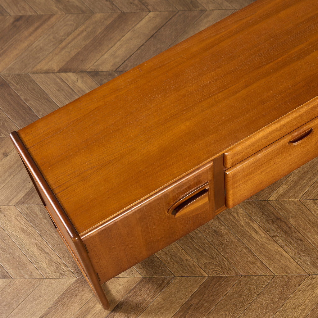 イギリスヴィンテージ サイドボード