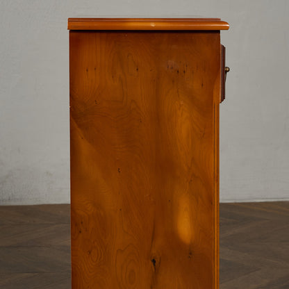 英国 クラシック サイドキャビネット