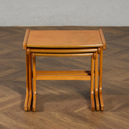 ルーマニア製 ヴィンテージ ネストテーブル