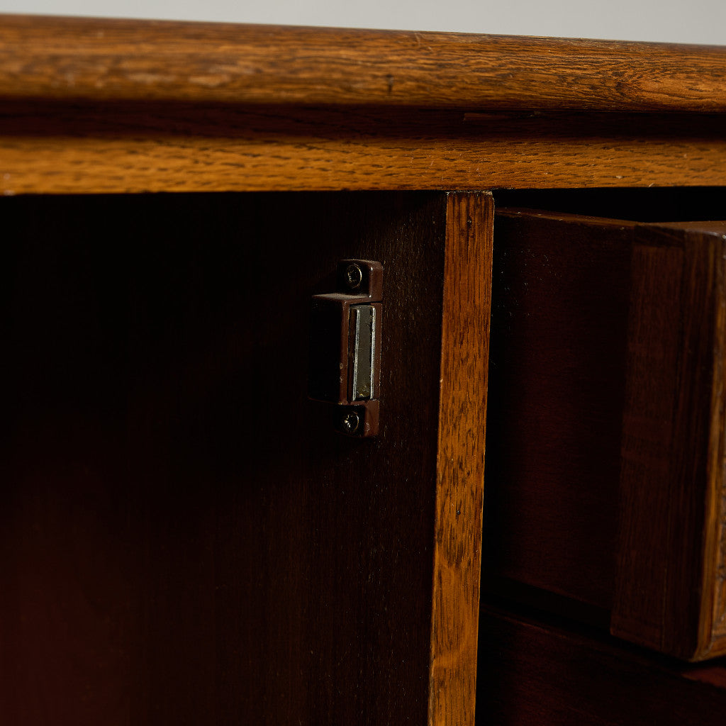 英国 クラシック サイドキャビネット サイドテーブル