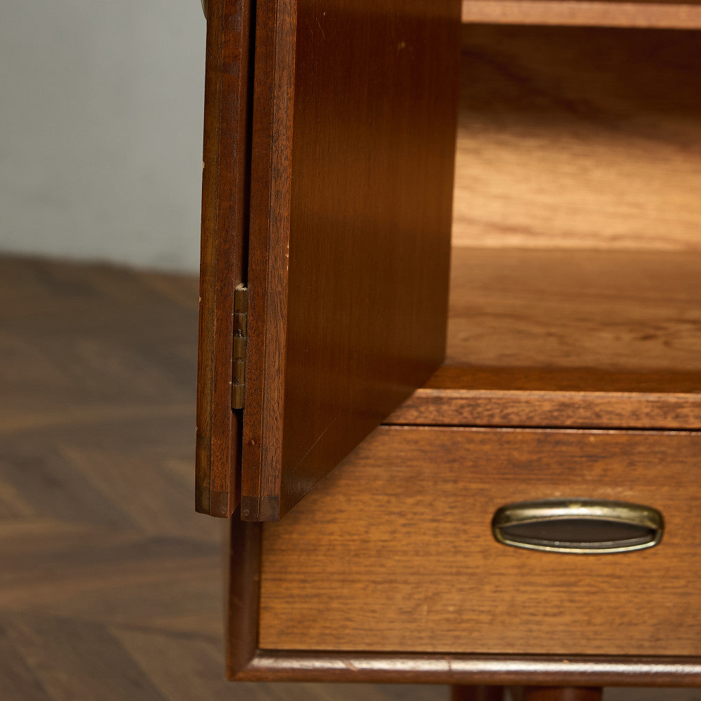 Brasilia クロームハンドル サイドボード