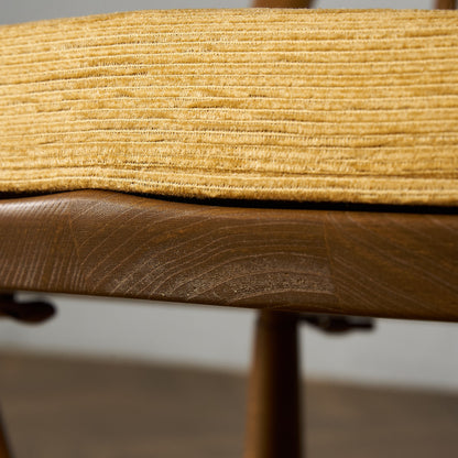 ヴィンテージ スワンバック ロッキングチェア ラウンド型メタルラベル