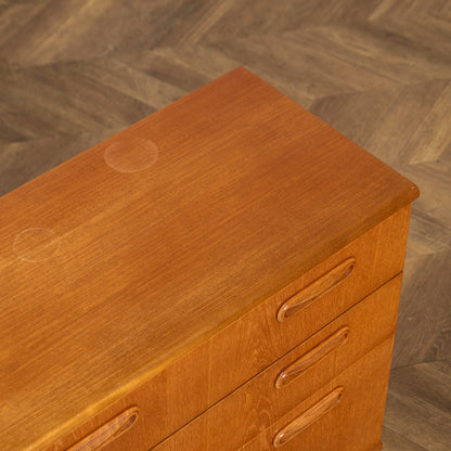 ヴィンテージ 3段チェスト