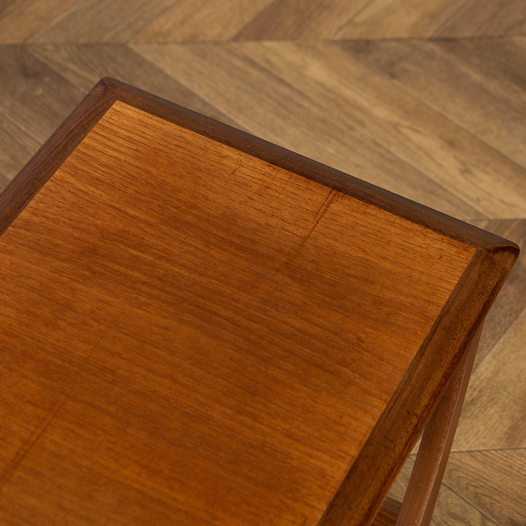 Astro タイルトップ ネストテーブル