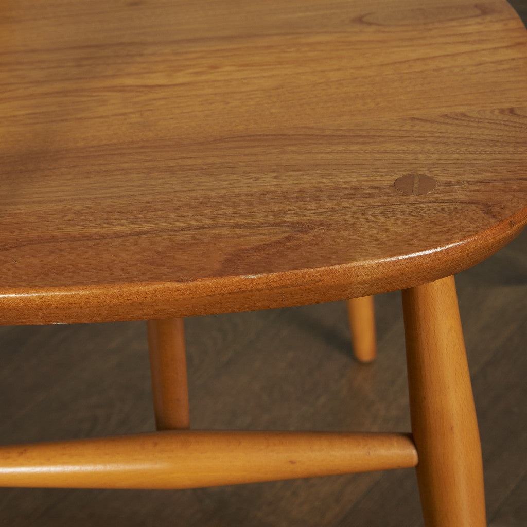 シスルバックチェア / ラウンドメタルラベル