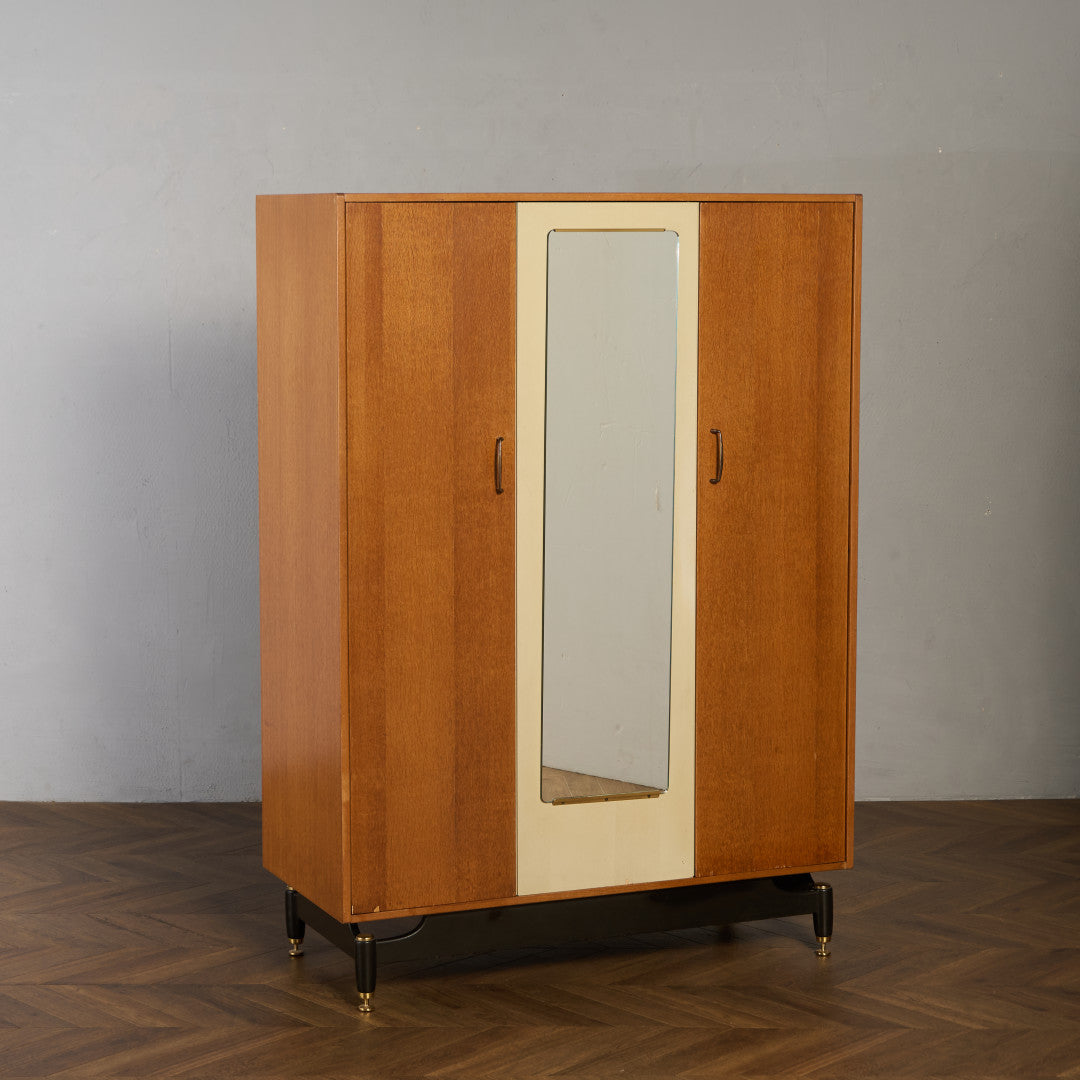 Chinese white ヴィンテージ 3ドア ワードローブ 初期ゴールドラベル