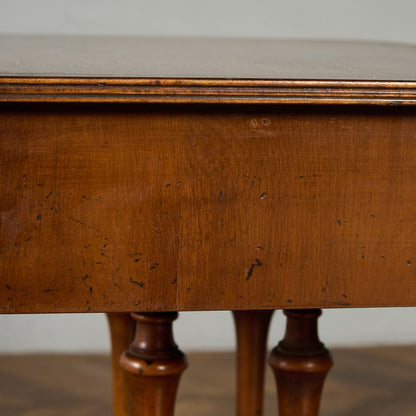 サイドテーブル