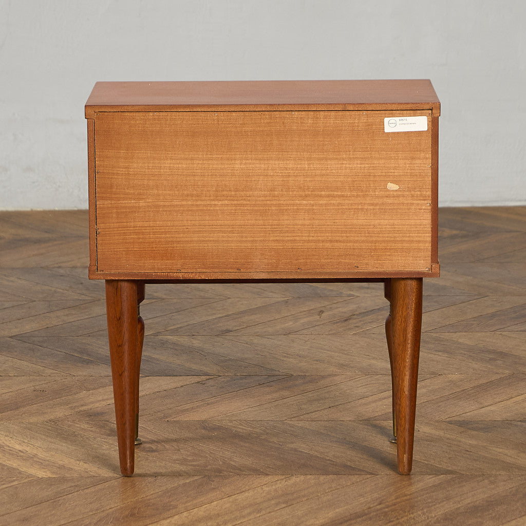 英国 ヴィンテージ ベッドサイドキャビネット