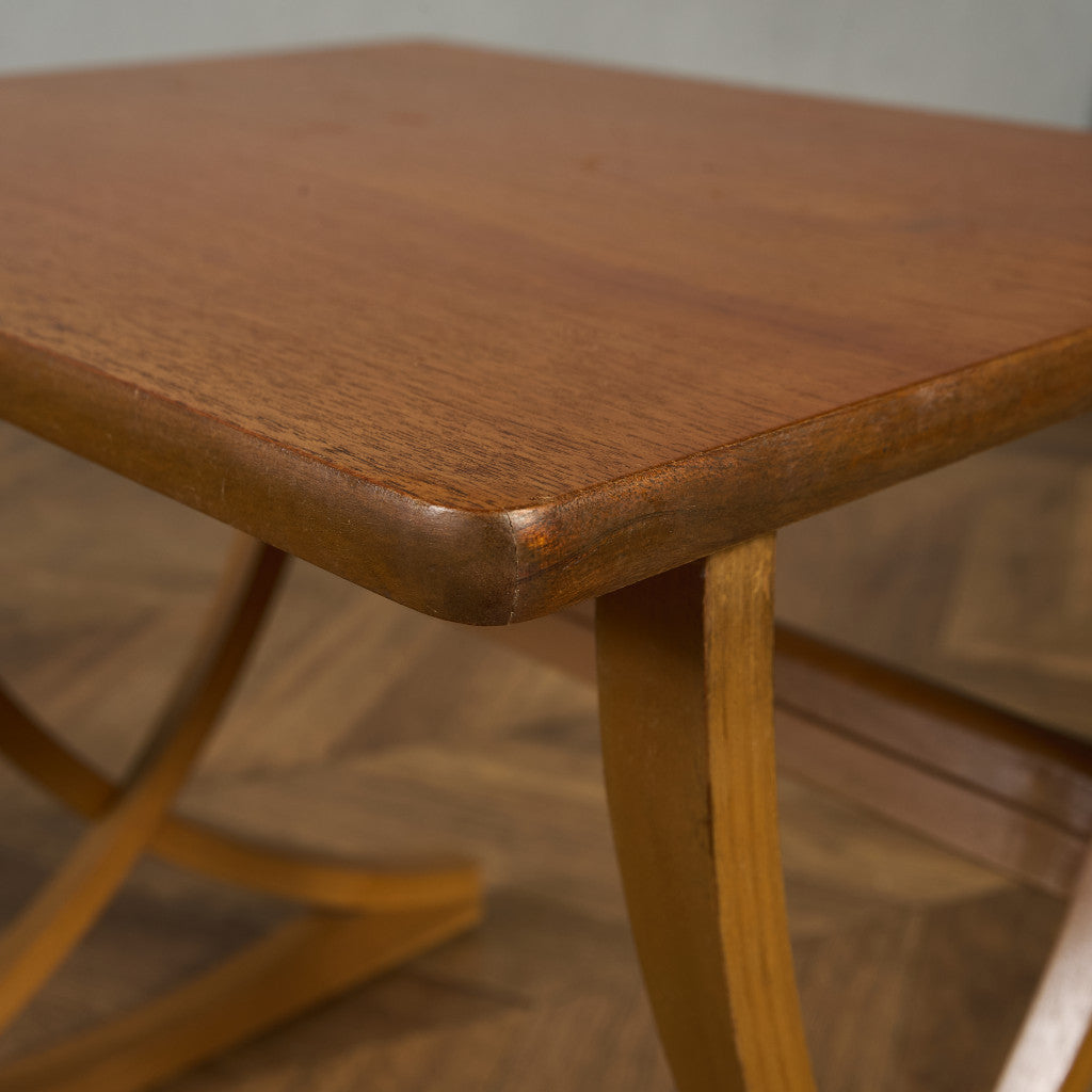 ネストテーブル