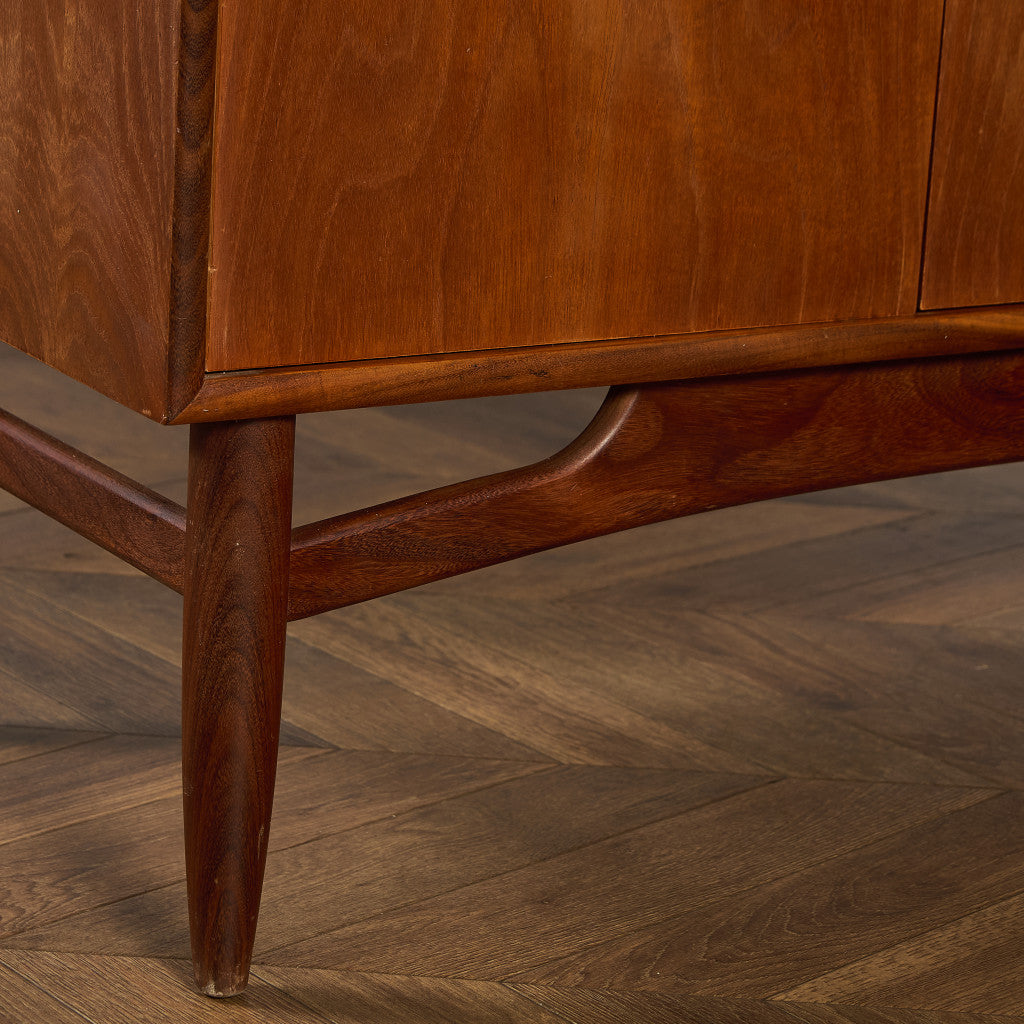 Brasilia ハイ サイドボード