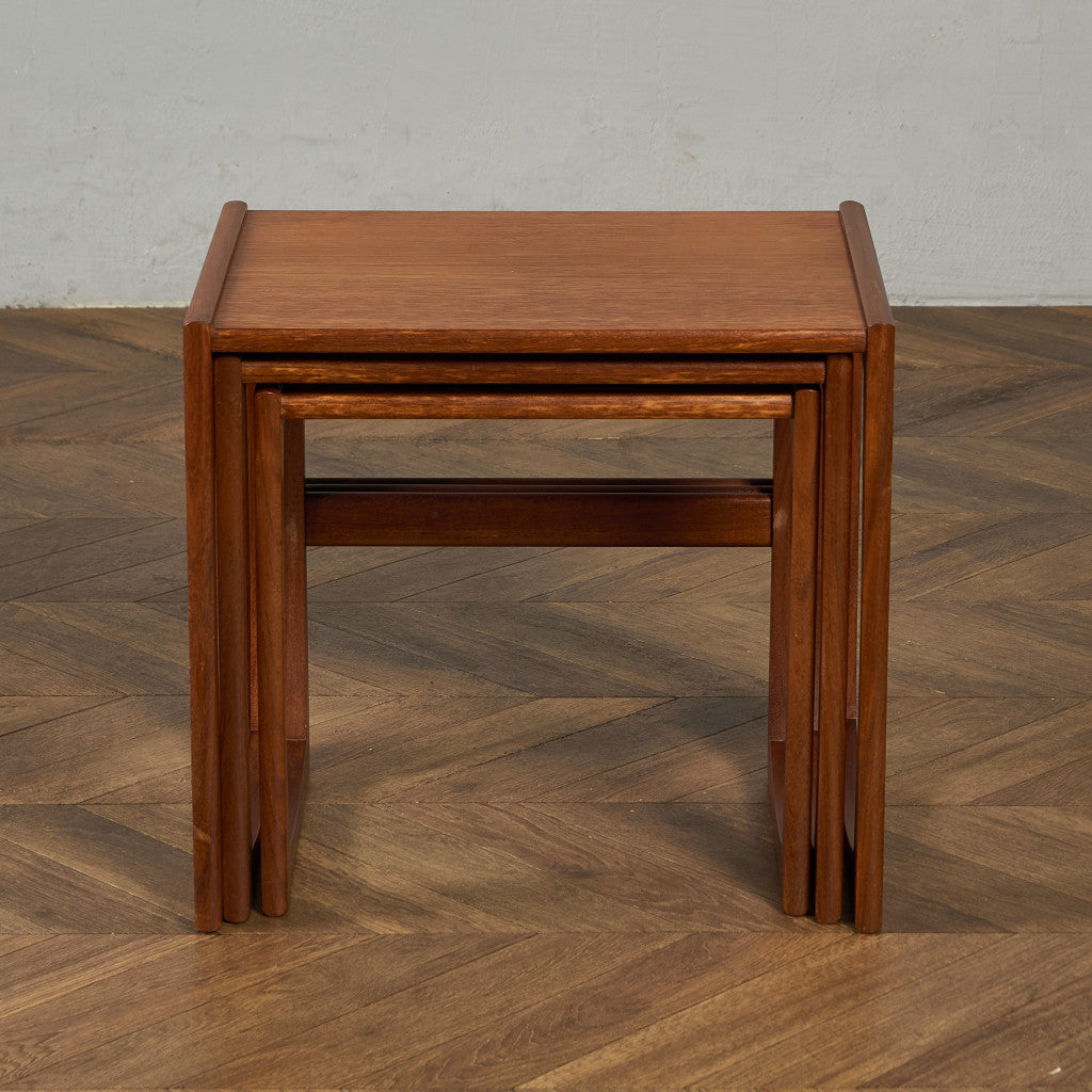 Quadrille ヴィンテージ ネストテーブル