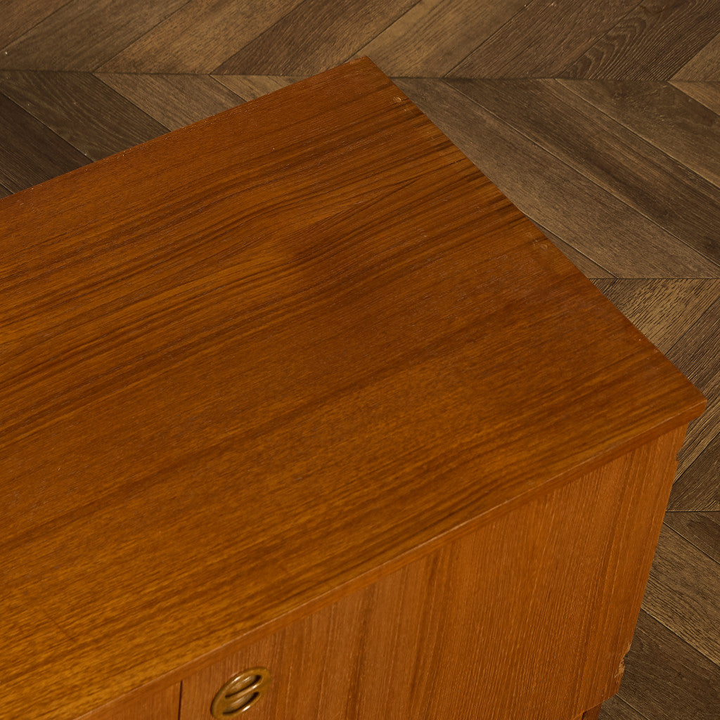 英国 ヴィンテージ キャビネット