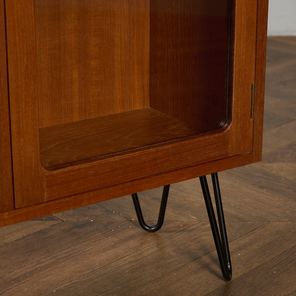 Fresco ガラス ブックケース カスタム アイアン ヘアピンレッグ