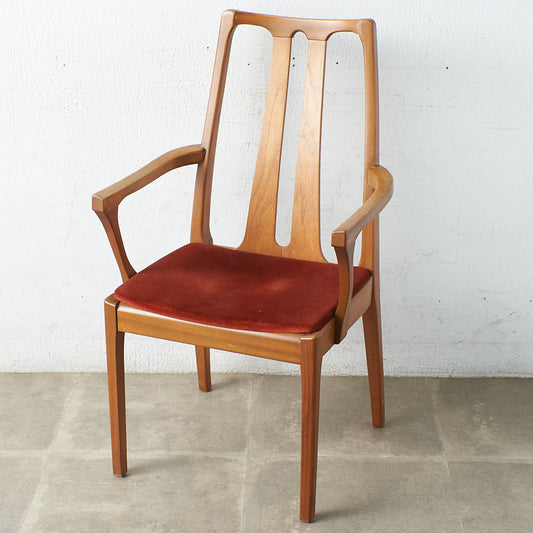 ダイニングアームチェア