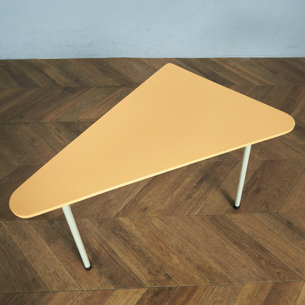 英国ヴィンテージ トライアングル センターテーブル / コーヒーテーブル #85362