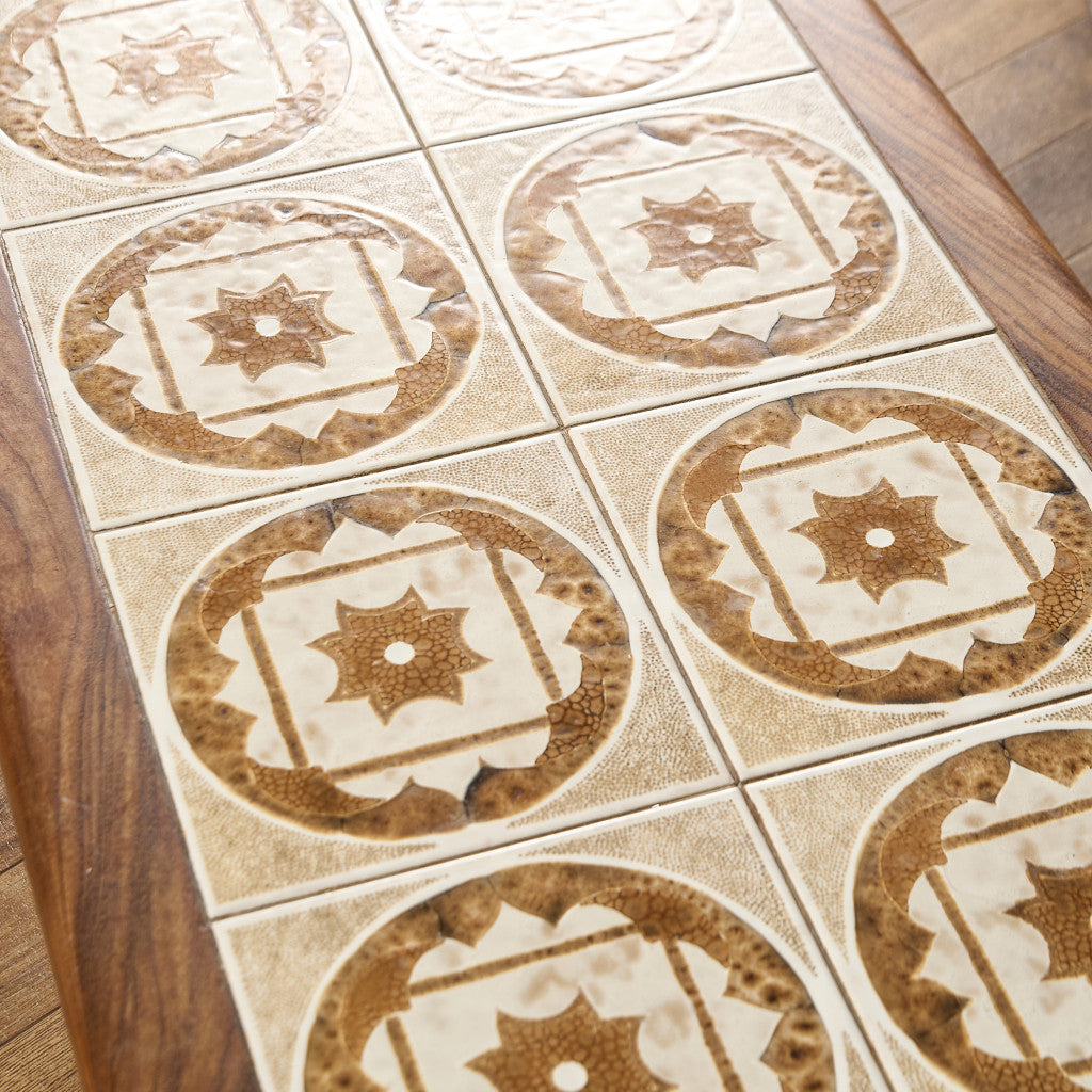 タイルトップ コーヒーテーブル