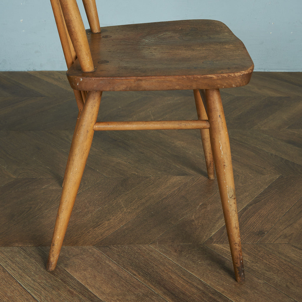 スティックバックチェア